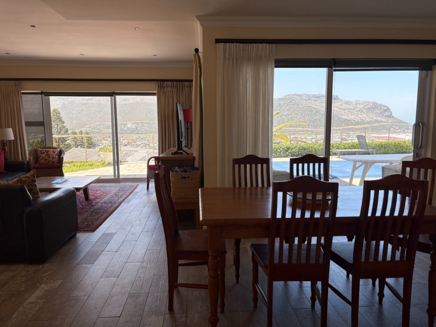 To Let 4 Bedroom Property for Rent in Fish Hoek Western Cape